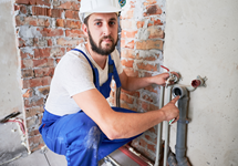 Home Maintenance-Dubai Plumber Fixing Pipes